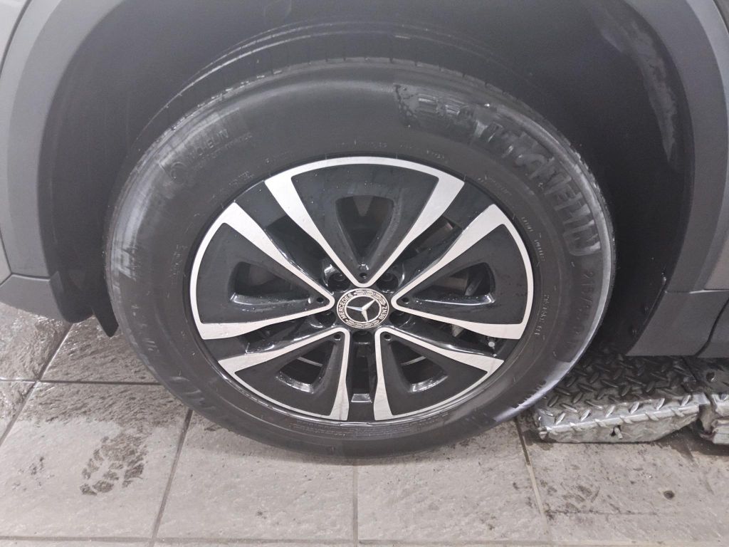Mercedes-Benz GLA 180 2023