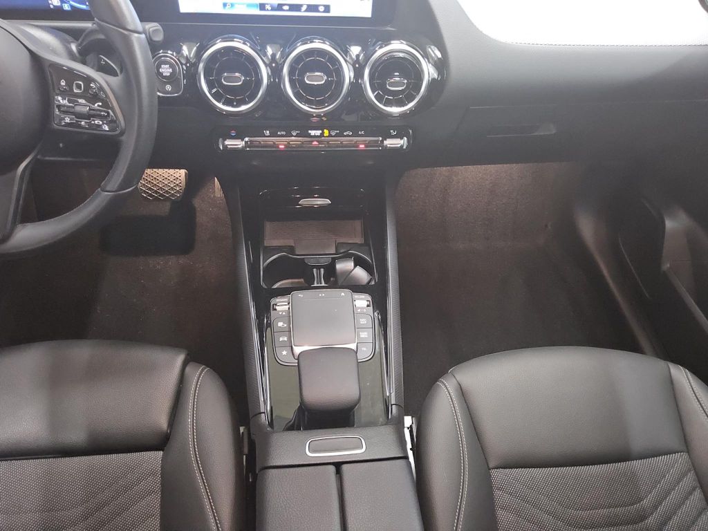 Mercedes-Benz GLA 180 2023