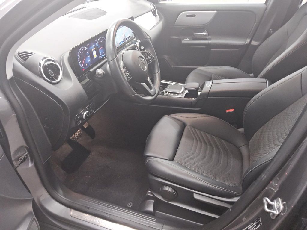 Mercedes-Benz GLA 180 2023
