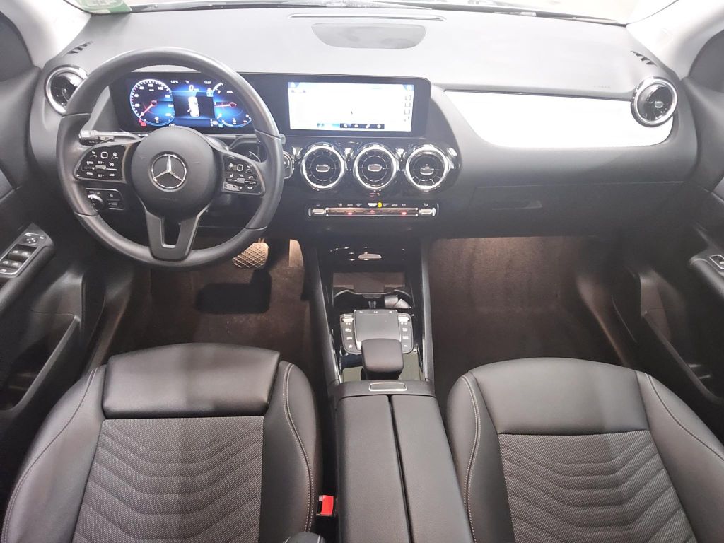 Mercedes-Benz GLA 180 2023