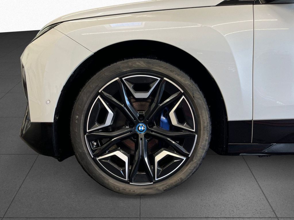 BMW iX 2023