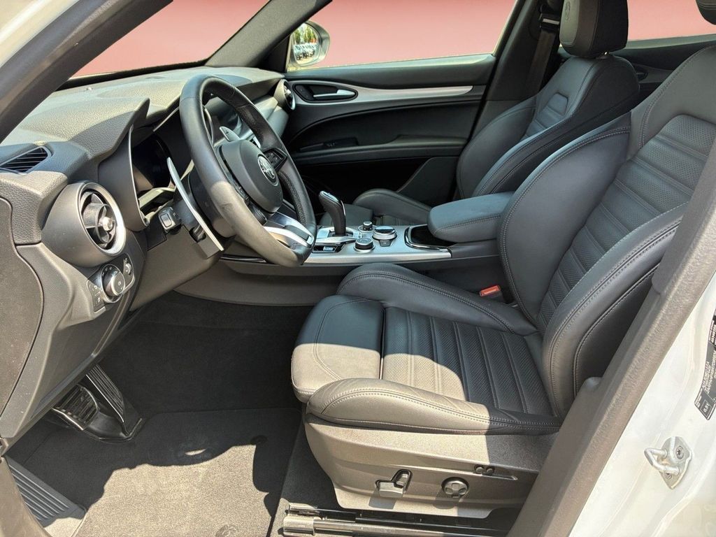 Alfa Romeo Stelvio 2024