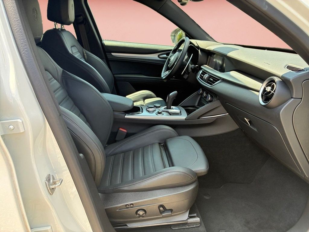 Alfa Romeo Stelvio 2024