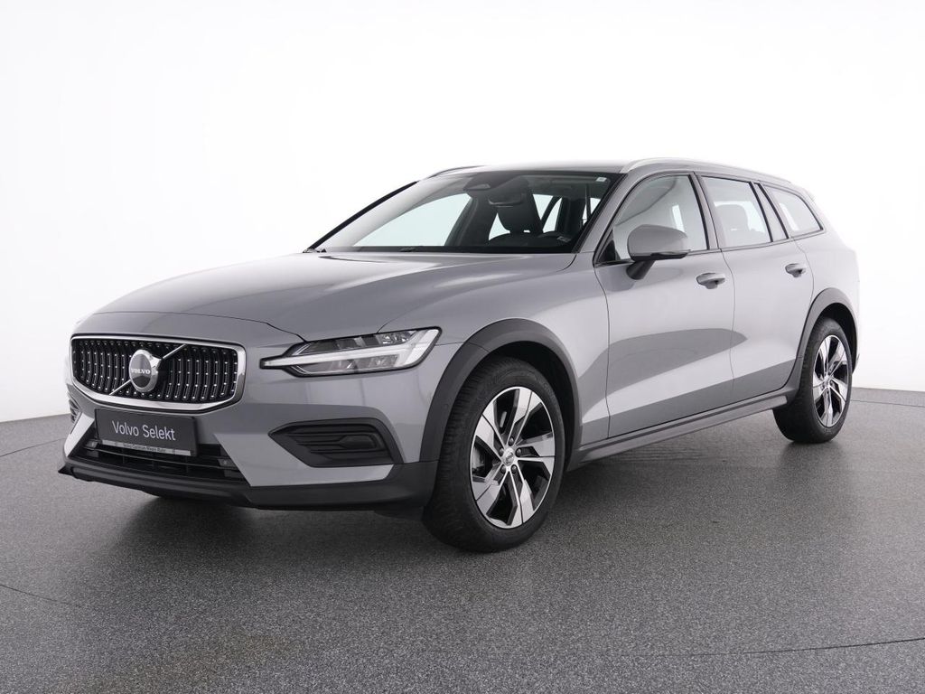 Volvo V60 Cross Country 2023