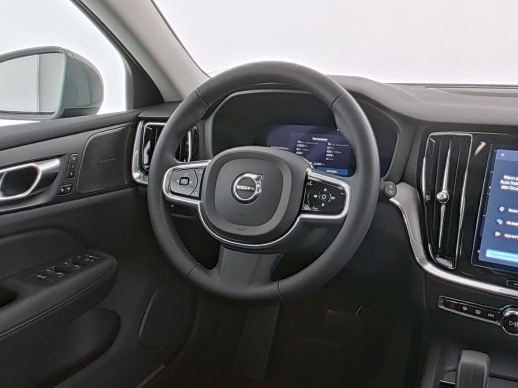 Volvo V60 Cross Country 2023