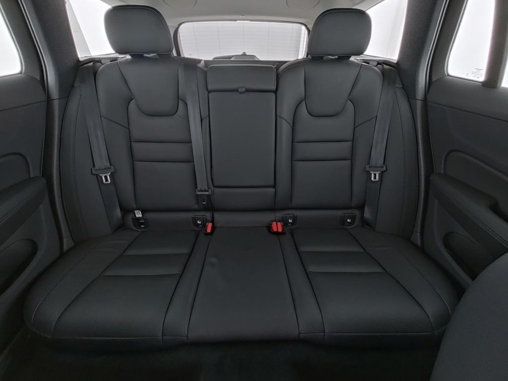 Volvo V60 Cross Country 2023