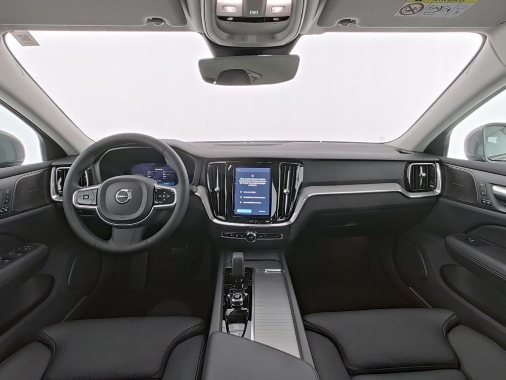 Volvo V60 Cross Country 2023