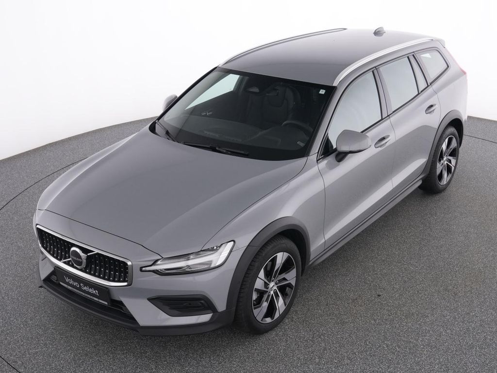 Volvo V60 Cross Country 2023