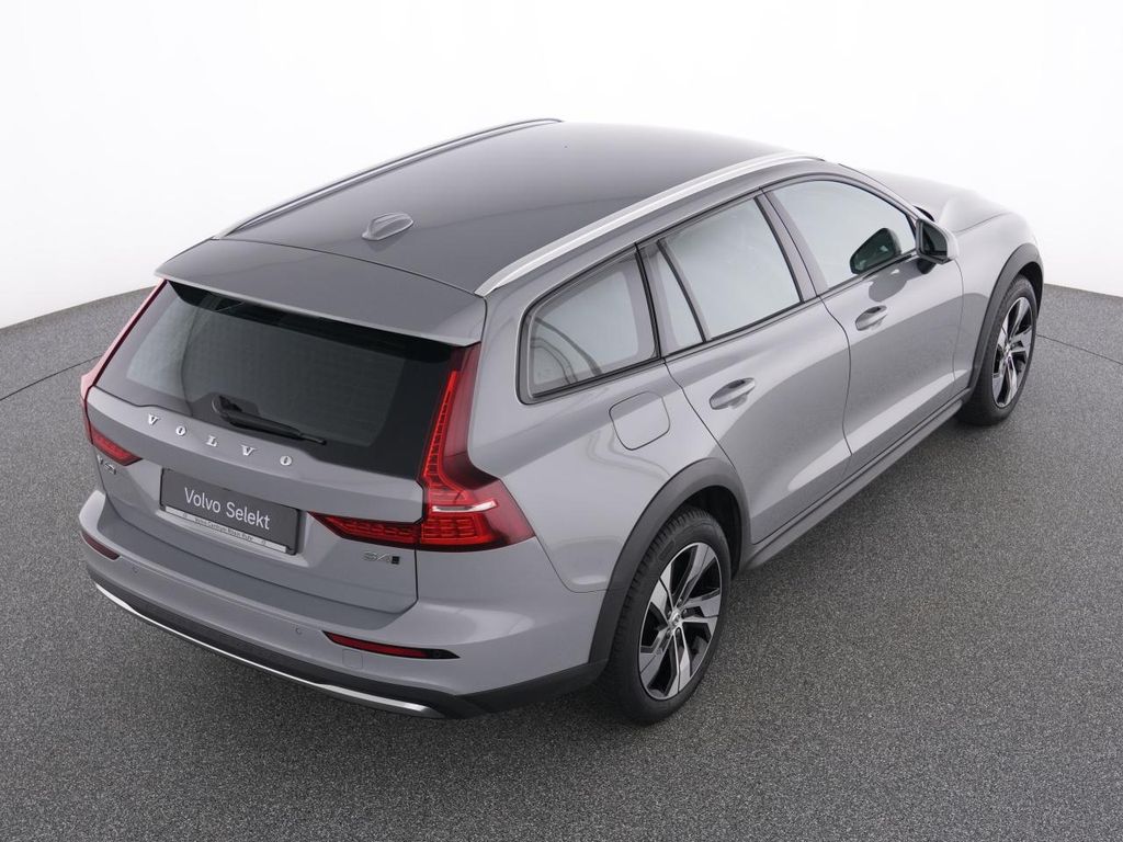 Volvo V60 Cross Country 2023