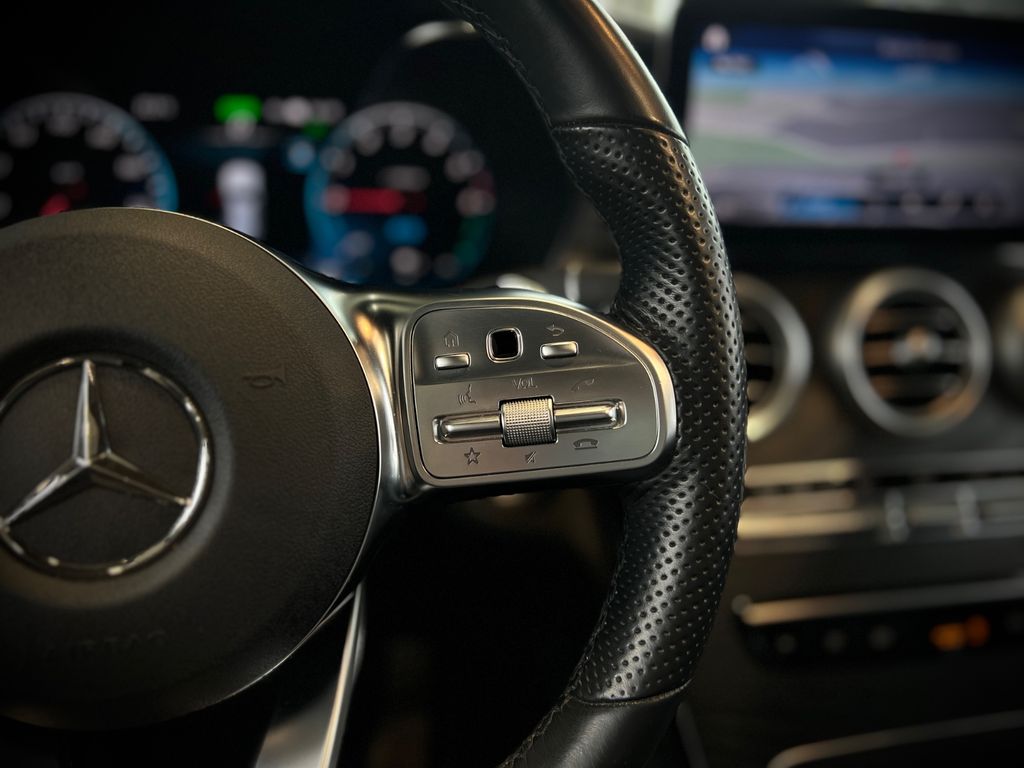 Mercedes-Benz GLC 300 2021