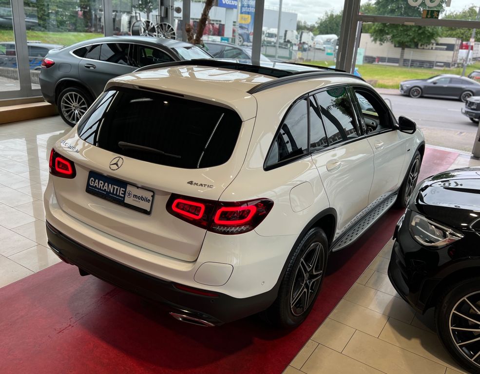 Mercedes-Benz GLC 300 2021