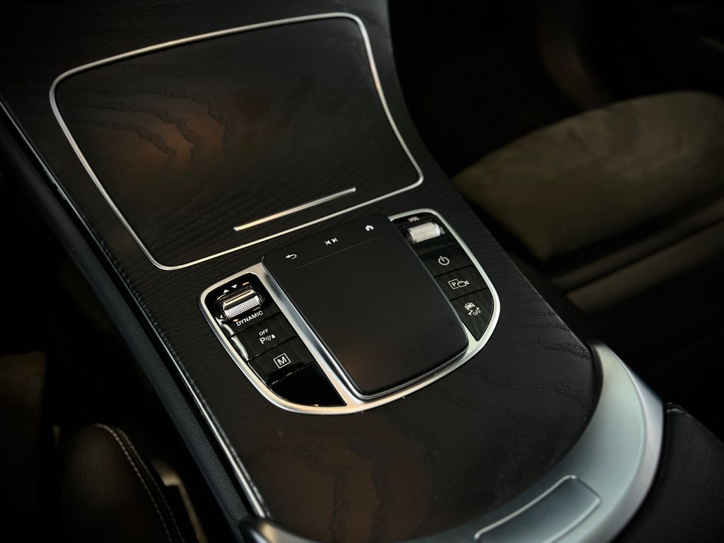 Mercedes-Benz GLC 300 2021