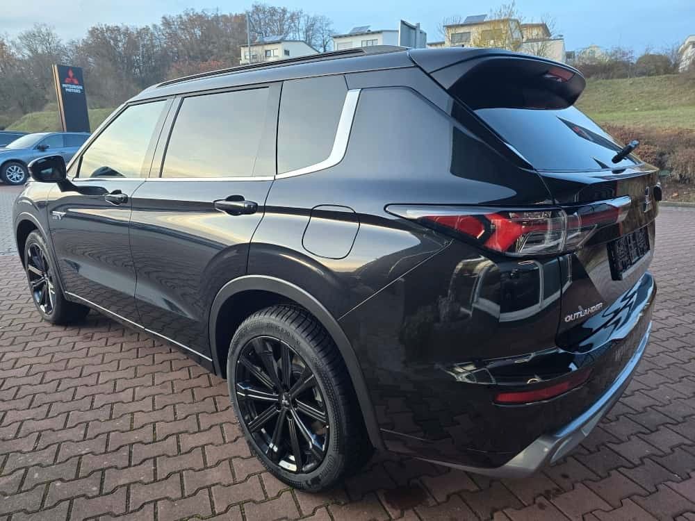 Mitsubishi Plug-in Hybrid Outlander 2025
