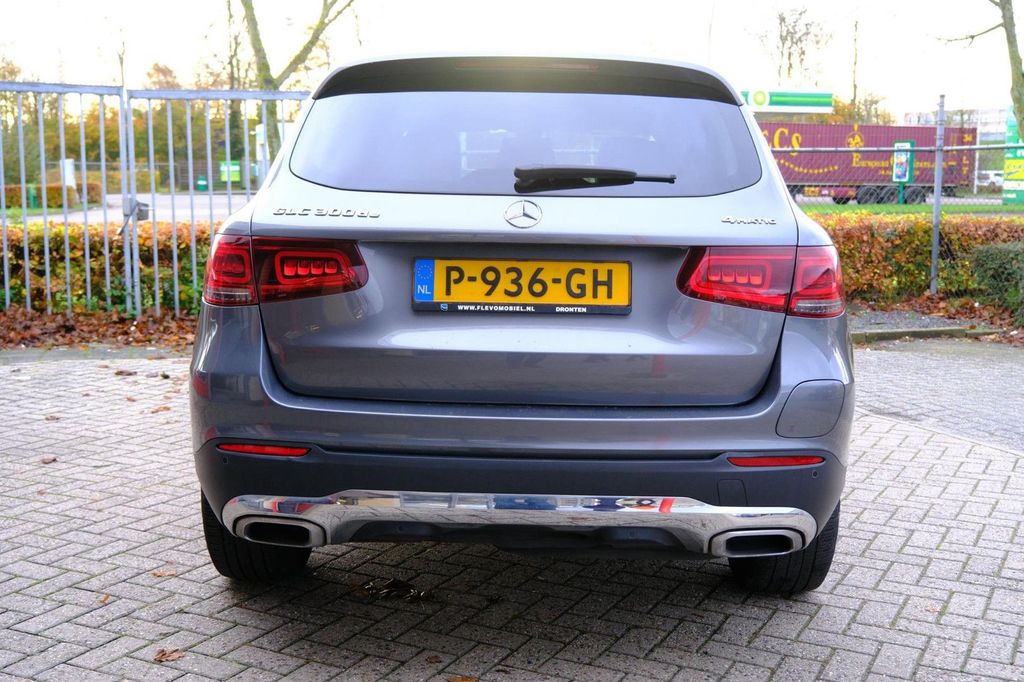 Mercedes-Benz GLC 300 2022