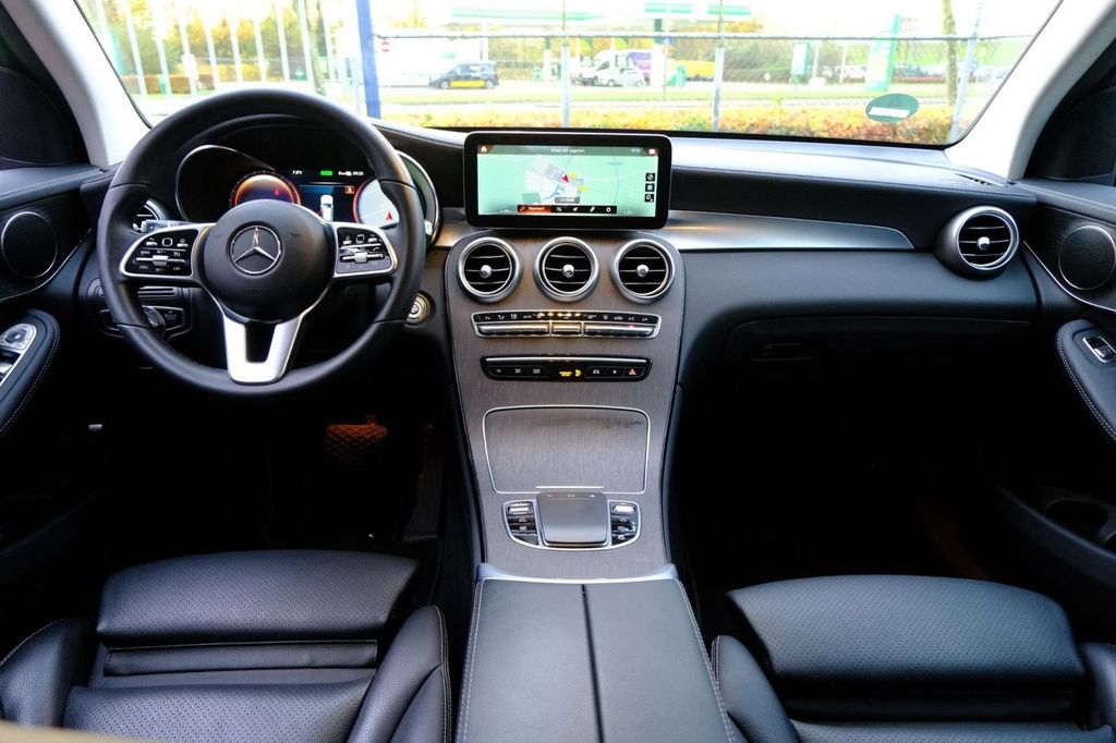 Mercedes-Benz GLC 300 2022