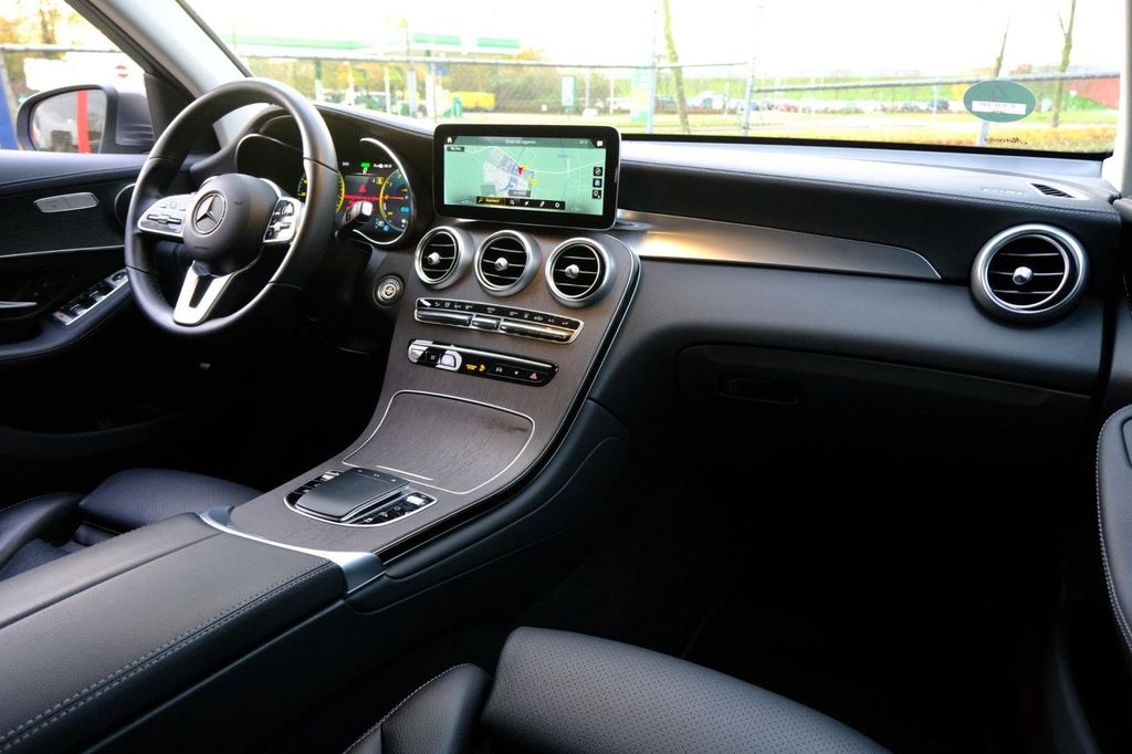 Mercedes-Benz GLC 300 2022