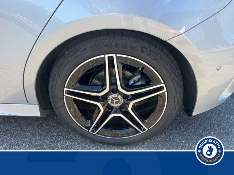 Mercedes-Benz A 180 2025