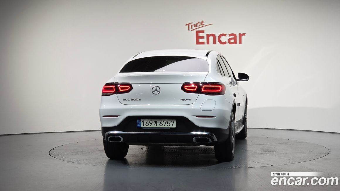 Mercedes-Benz GLC-Class 2021