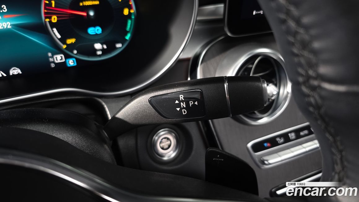 Mercedes-Benz GLC-Class 2021