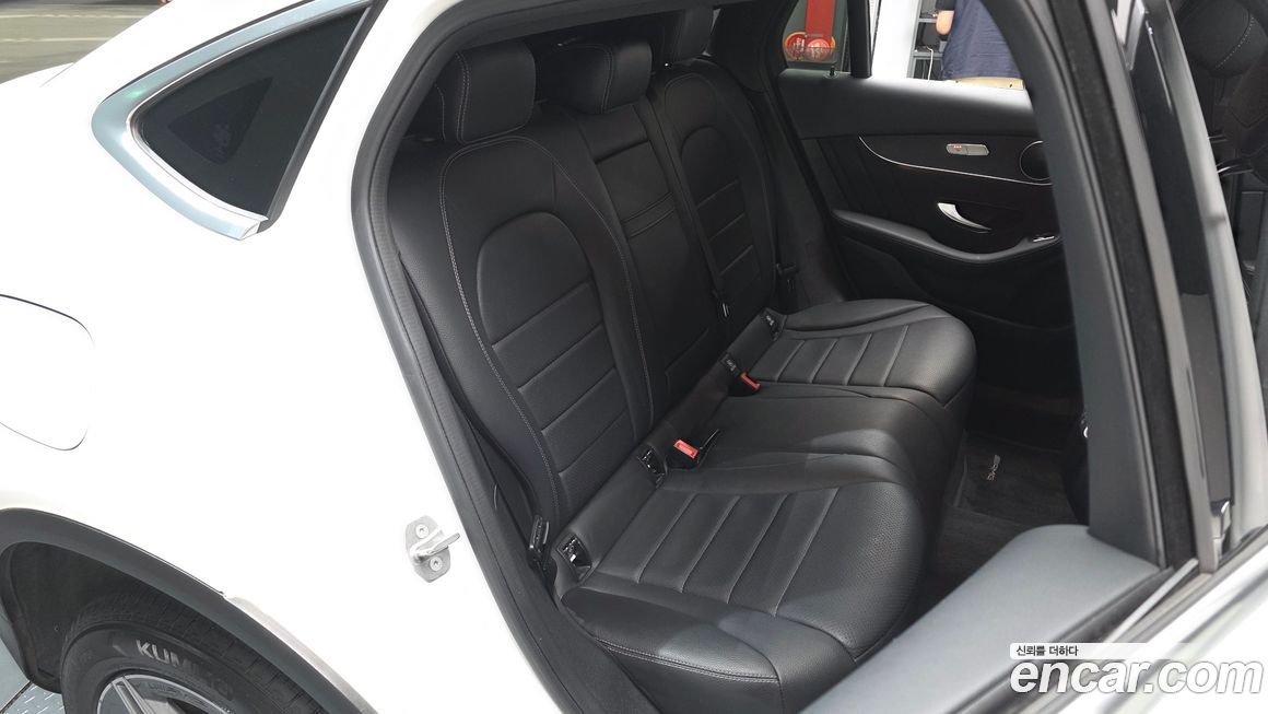 Mercedes-Benz GLC-Class 2021