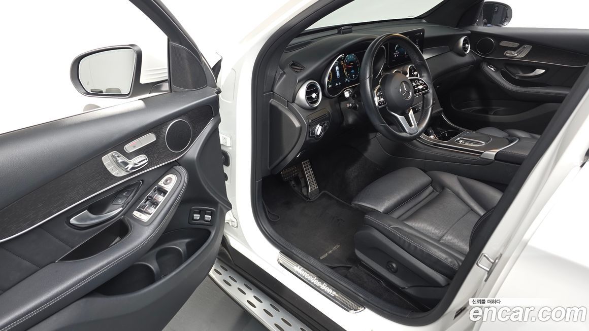 Mercedes-Benz GLC-Class 2021