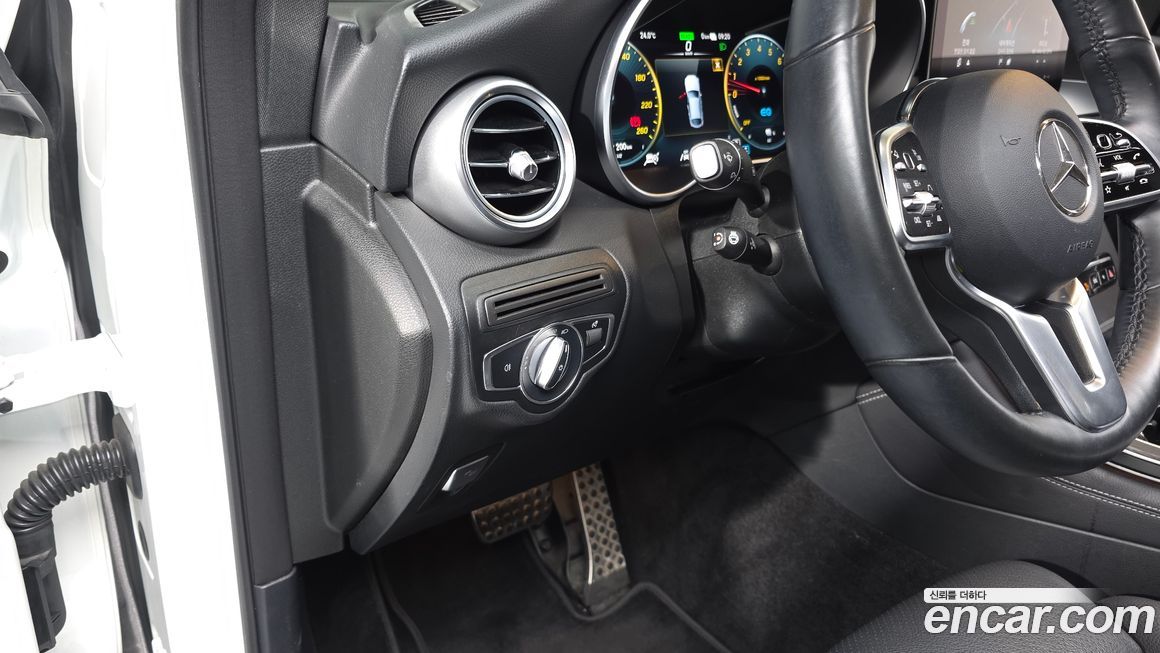 Mercedes-Benz GLC-Class 2021