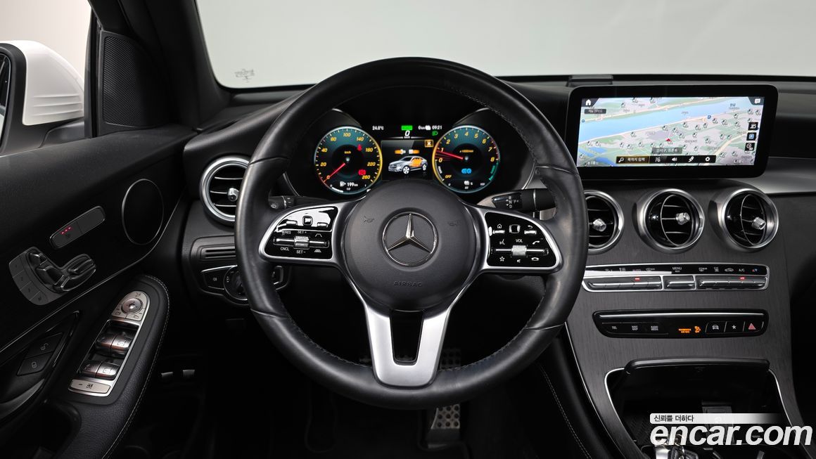 Mercedes-Benz GLC-Class 2021