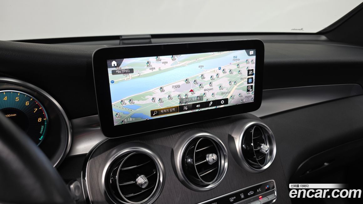 Mercedes-Benz GLC-Class 2021