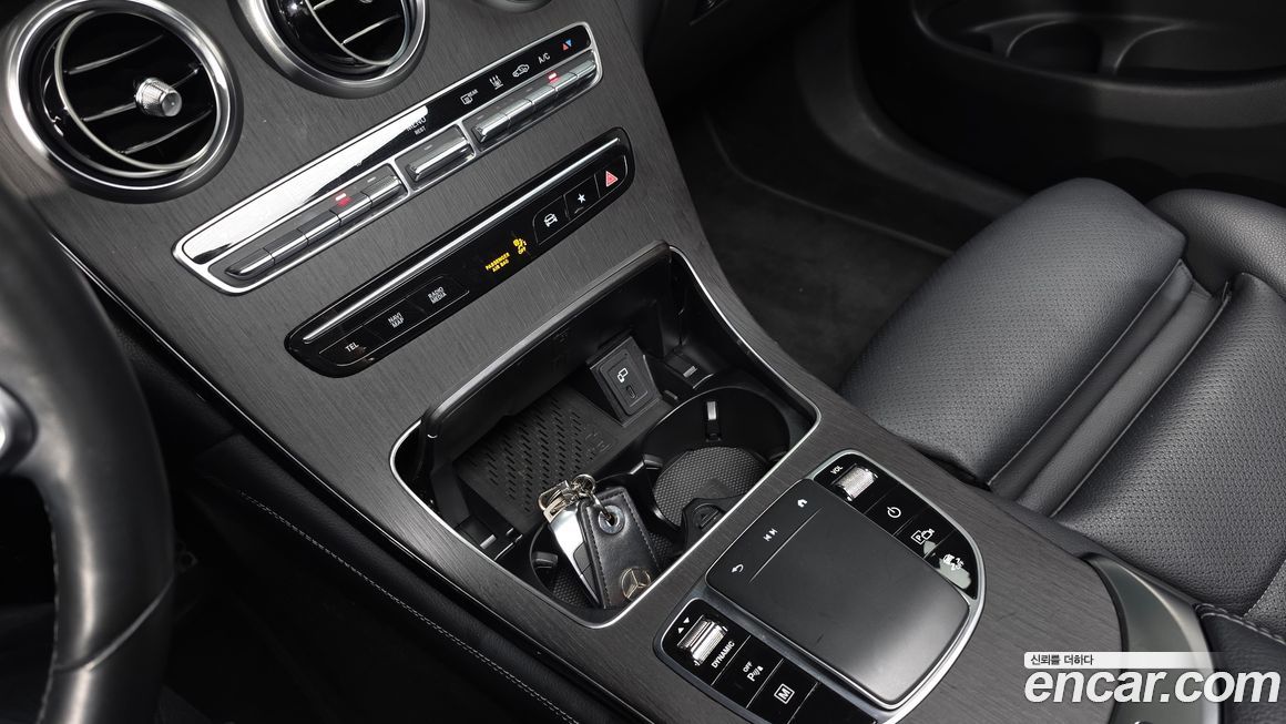 Mercedes-Benz GLC-Class 2021