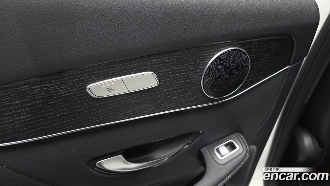 Mercedes-Benz GLC-Class 2021