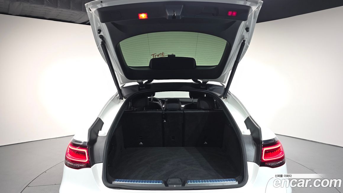 Mercedes-Benz GLC-Class 2021