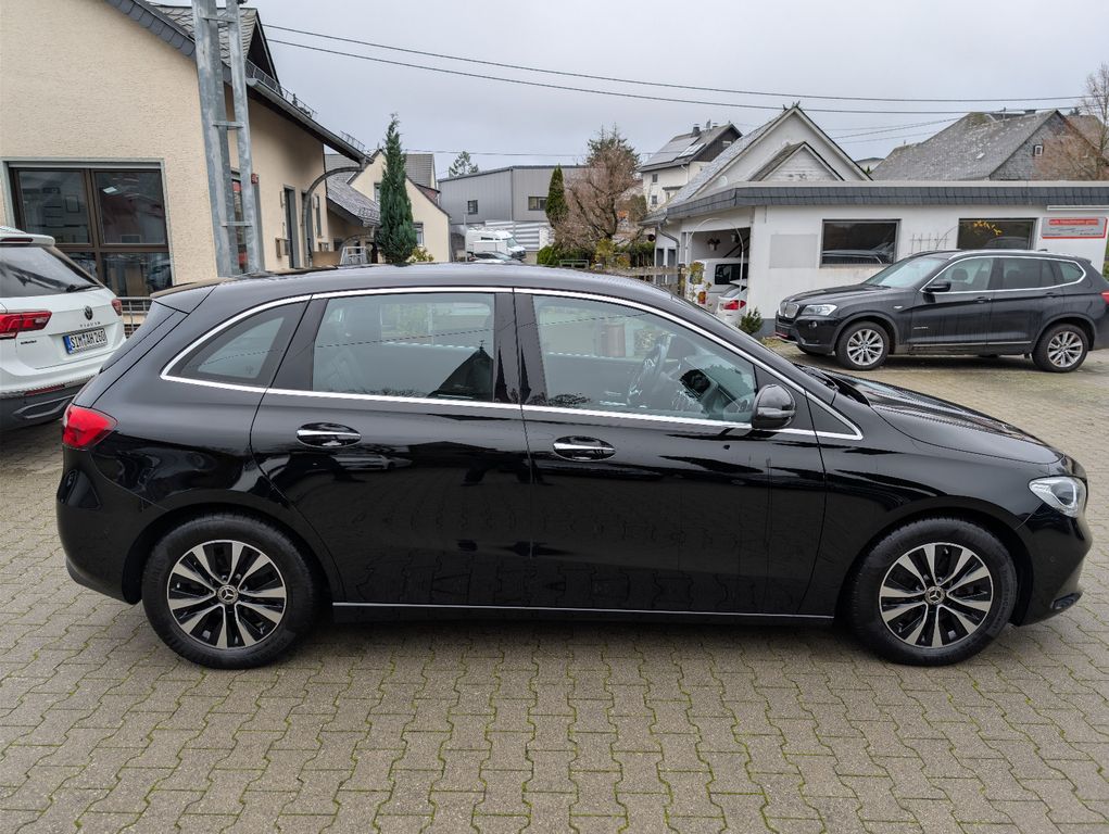 Mercedes-Benz B 200 2022