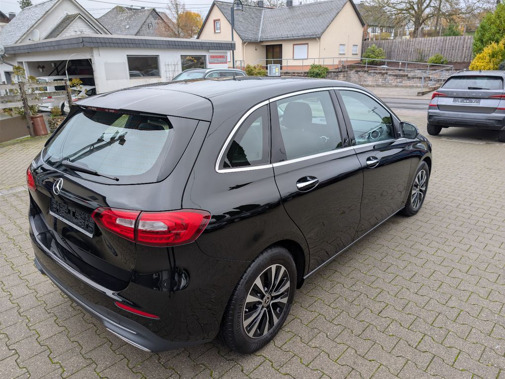 Mercedes-Benz B 200 2022