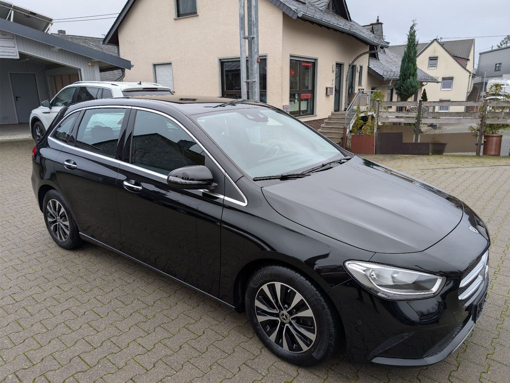 Mercedes-Benz B 200 2022