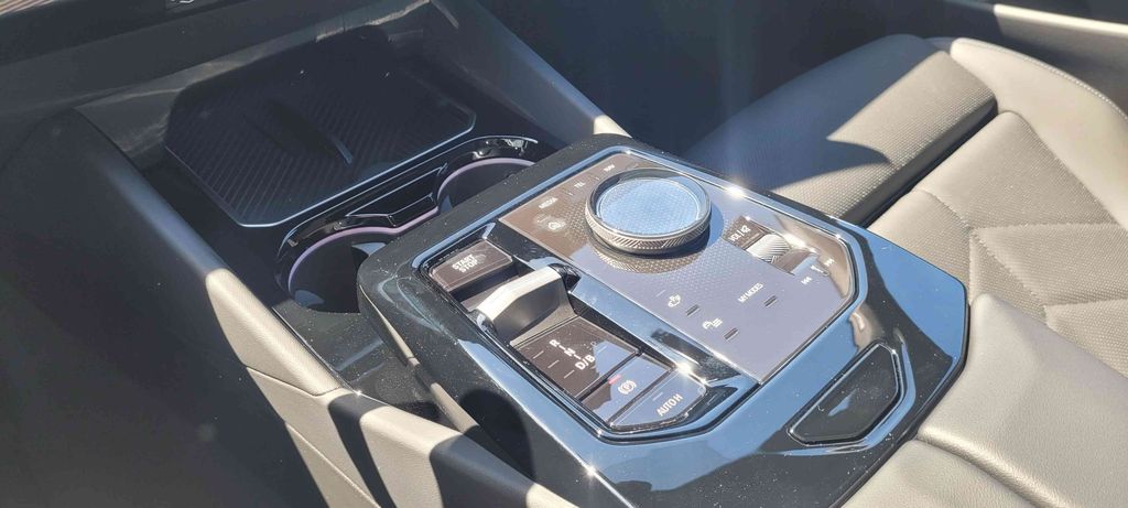 BMW i5 2025