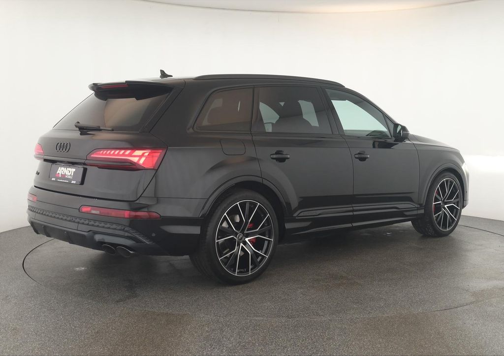 Audi SQ7 2025