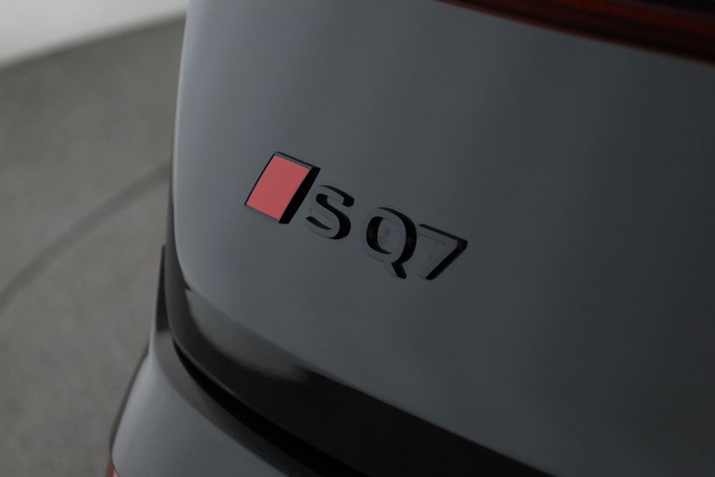Audi SQ7 2025