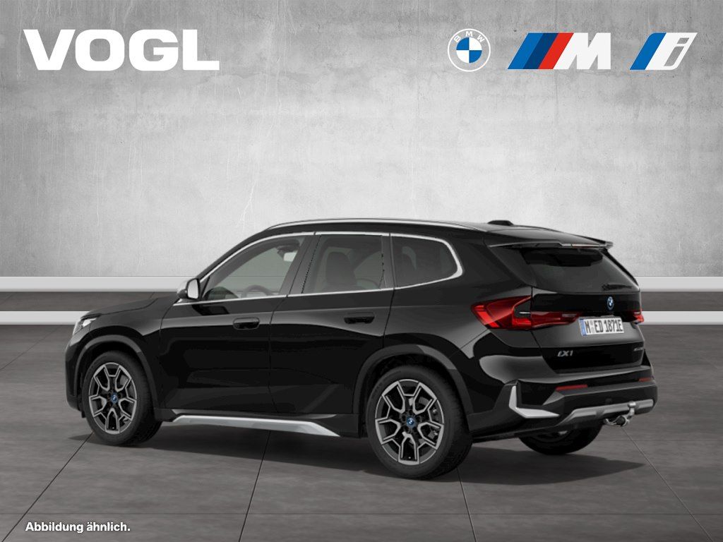 BMW iX1 2023