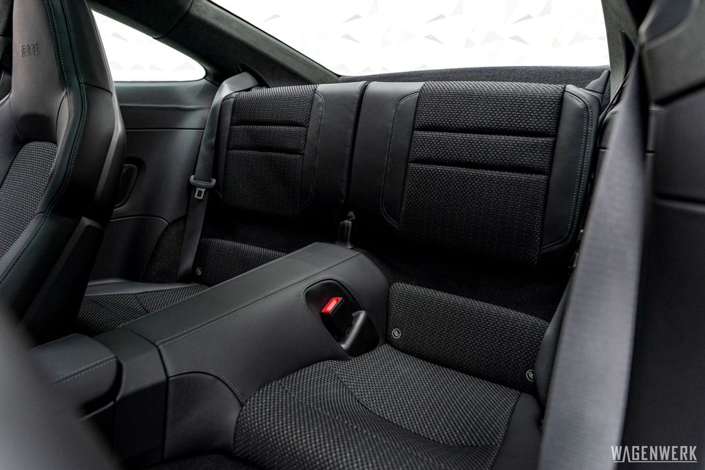 Porsche 992 2025