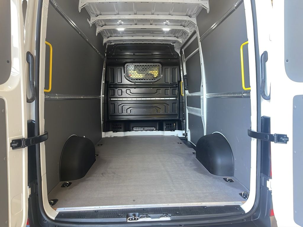 Volkswagen Crafter 2024