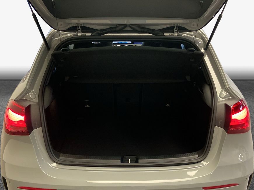 Mercedes-Benz A 180 2025