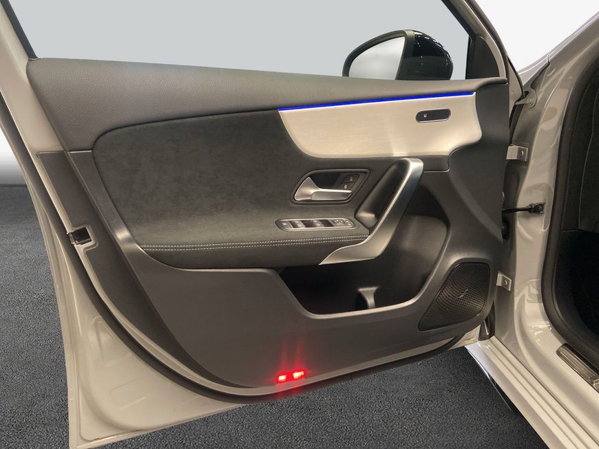 Mercedes-Benz A 180 2025