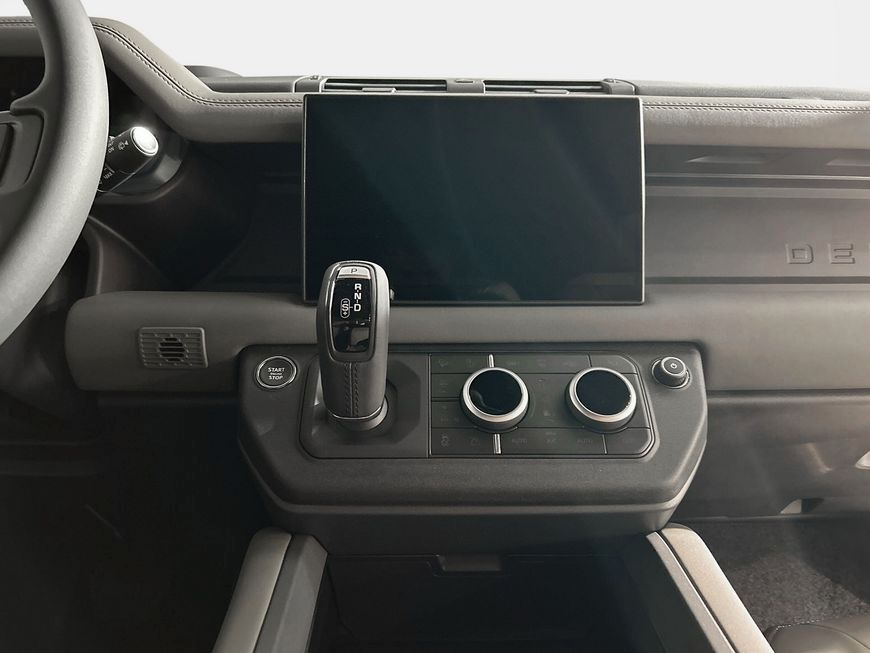 Land Rover Defender 2025