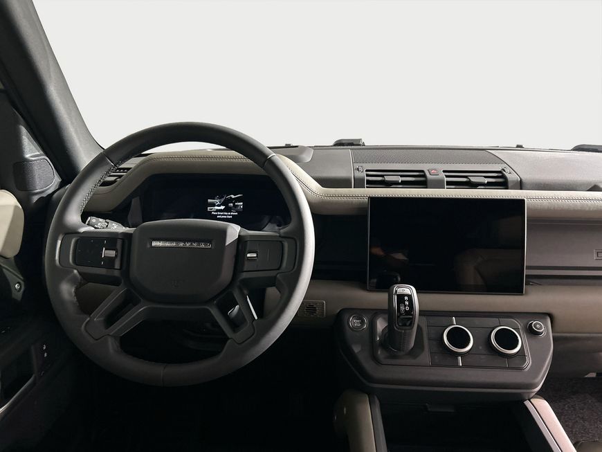 Land Rover Defender 2025