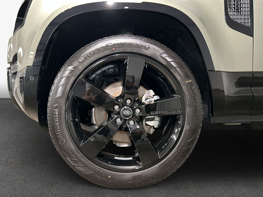 Land Rover Defender 2025
