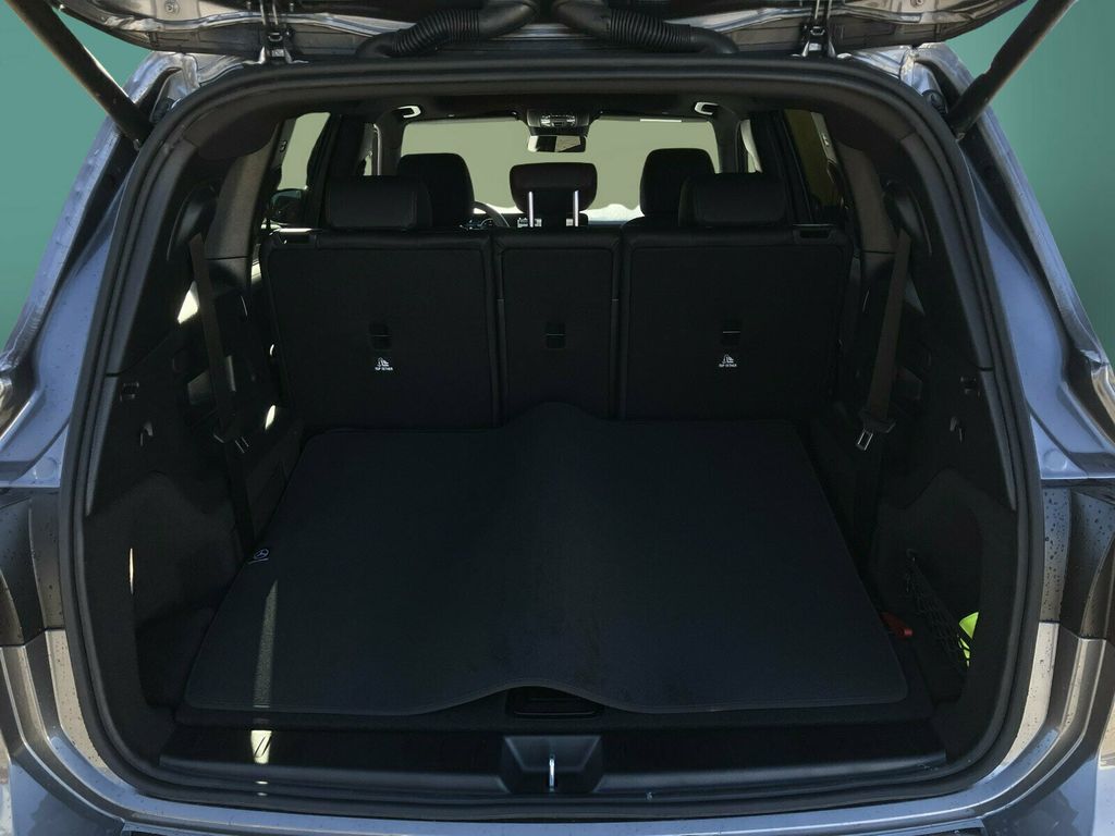 Mercedes-Benz GLB 220 2025