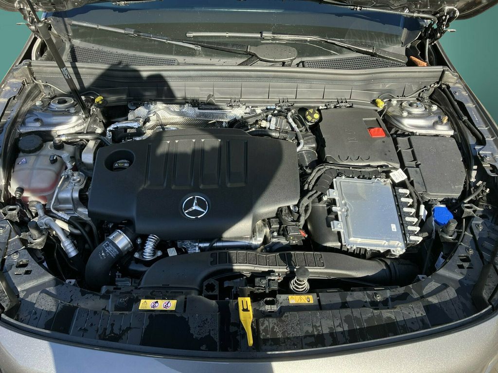 Mercedes-Benz GLB 220 2025