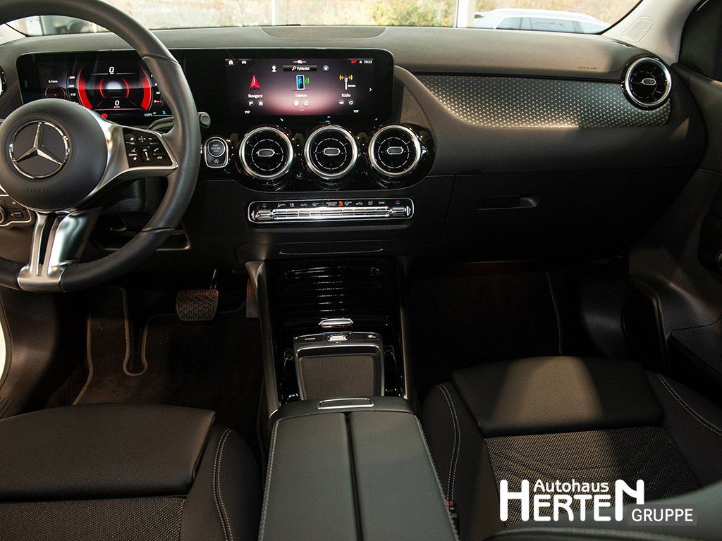 Mercedes-Benz B 200 2024