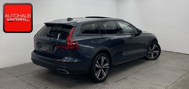 Volvo V60 Cross Country 2022