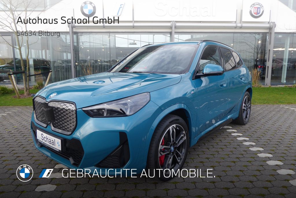 BMW iX1 2024